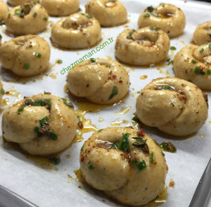 Çılgın hamurla sarımsaklı çörek1