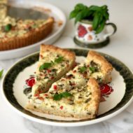 Kabaklı Peynirli Fesleğenli Tart