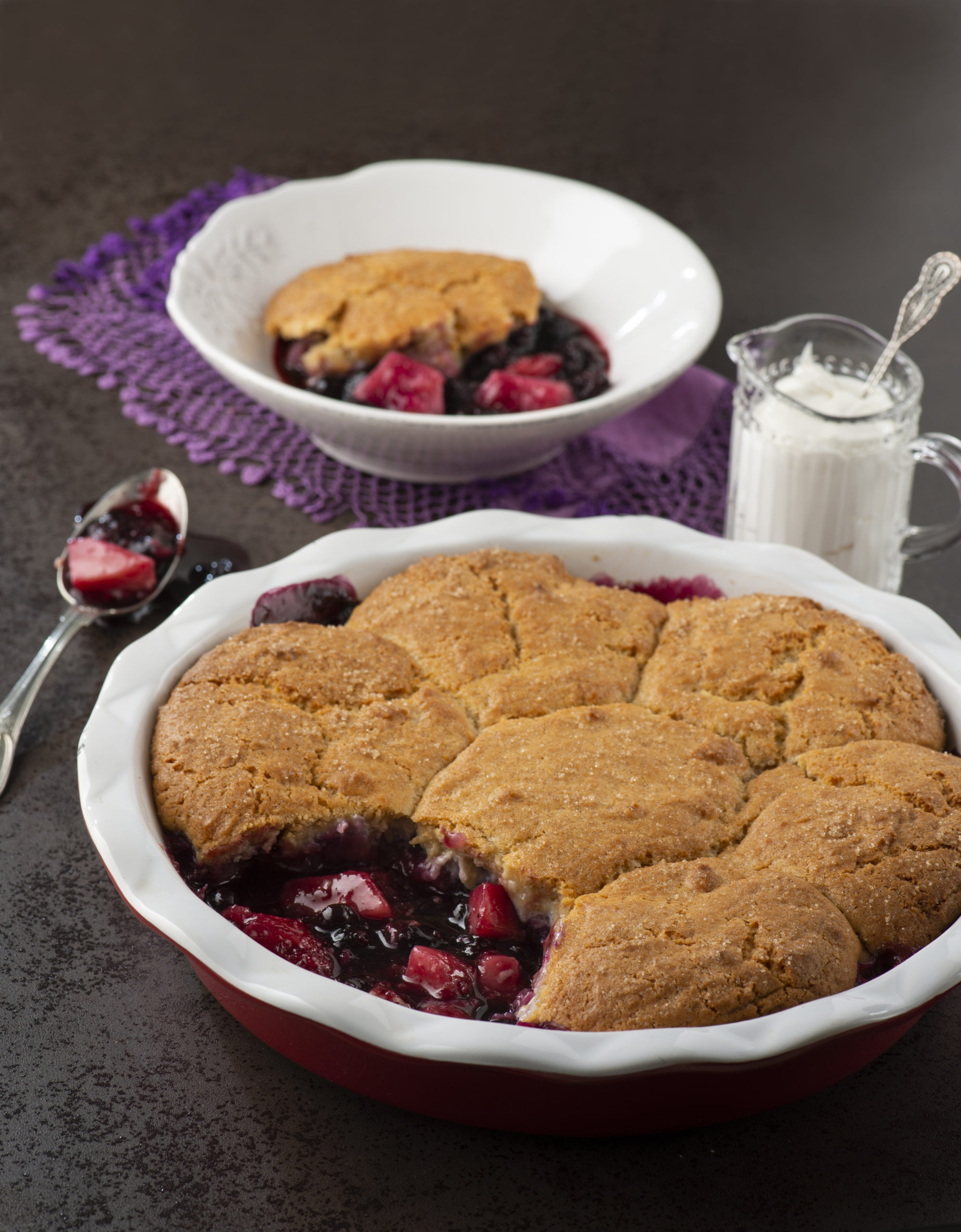 Ayvalı Yaban Mersinli Cobbler