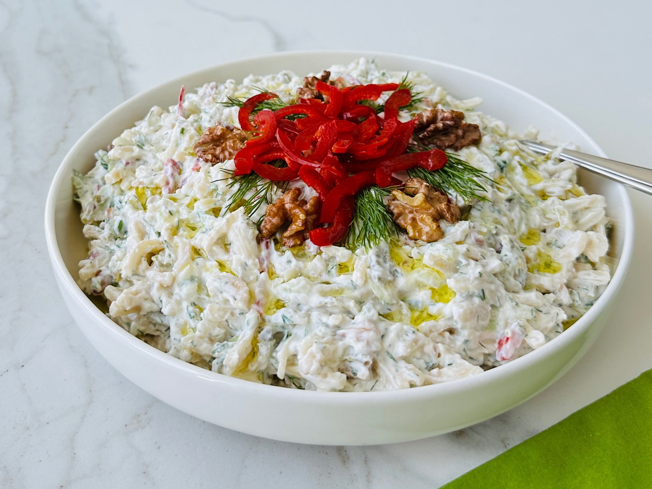 Yoğurtlu Erişte Salatası