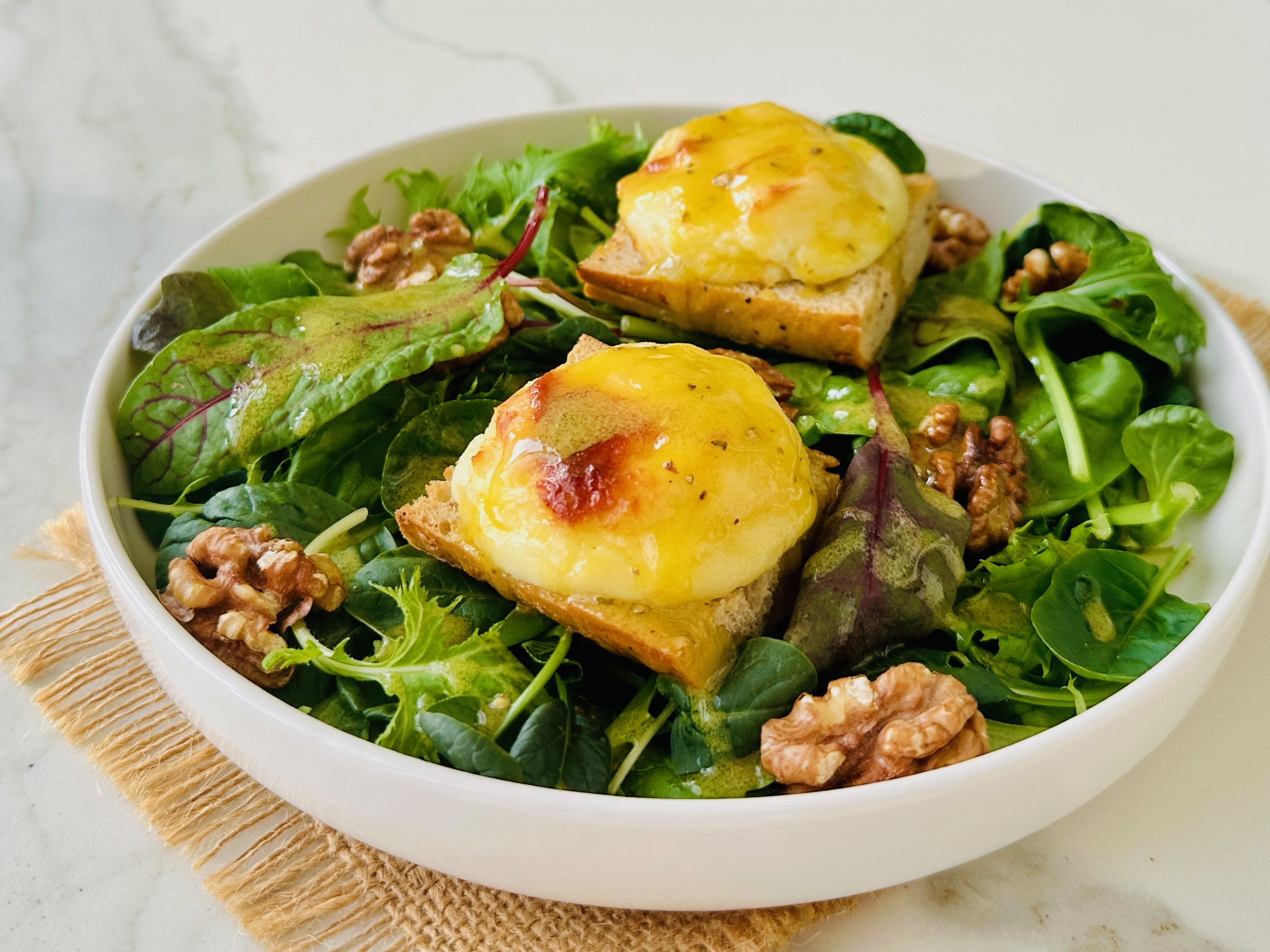 Keçi Peynirli Cevizli Salata